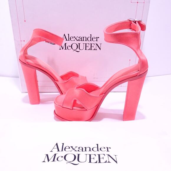 Alexander McQueen Apricot Butterfly Platform  Sandals Pumps 37.5 NWT 1,985 IRRG - Picture 7 of 14